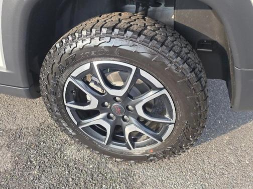 Bright White Clearcoat 2025 Jeep Compass Trailhawk