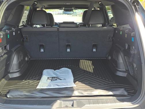 Crystal Black Silica 2026 Subaru Outback Touring