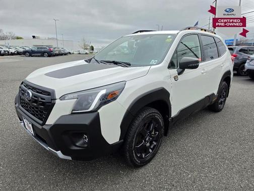 Crystal White Pearl 2023 Subaru Forester Wilderness