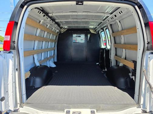 Summit White 2025 GMC Savana 2500 Work Van