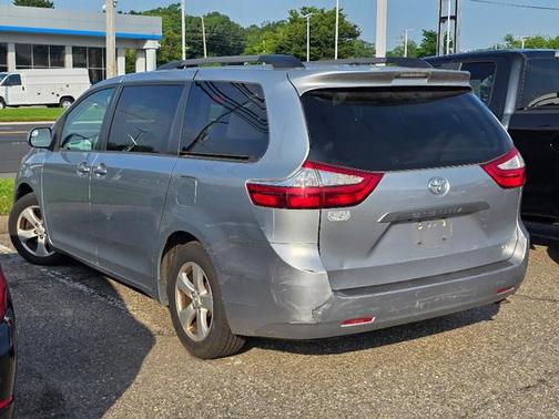 2016 Toyota Sienna L