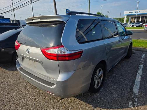 2016 Toyota Sienna L