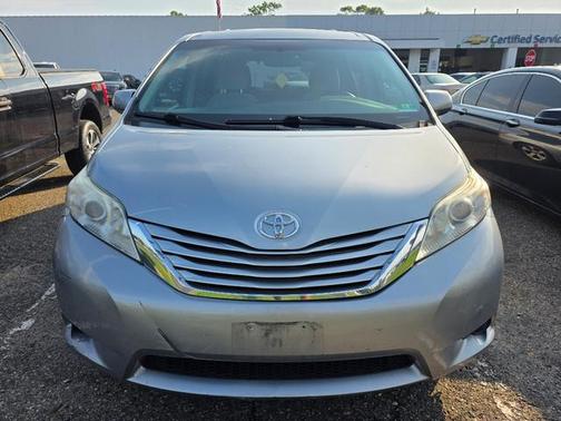 2016 Toyota Sienna L