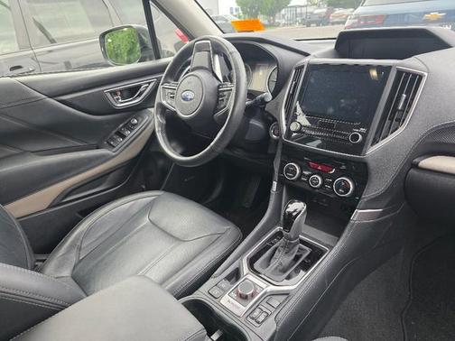 Crystal Black Silica 2023 Subaru Forester Limited