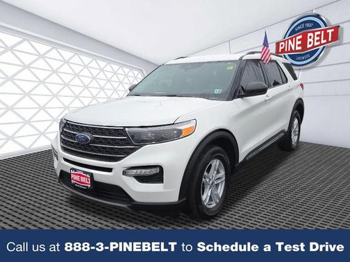 Star White Metallic Tri-Coat 2024 Ford Explorer XLT