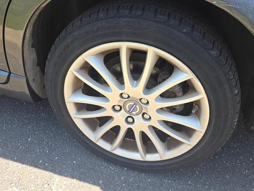 Titanium Gray Metallic 2011 Volvo V50 T5