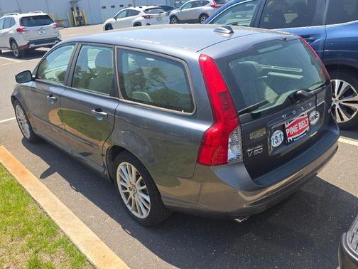 Titanium Gray Metallic 2011 Volvo V50 T5