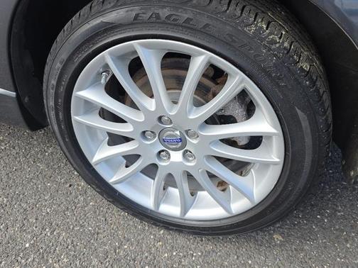 Titanium Gray Metallic 2011 Volvo V50 T5
