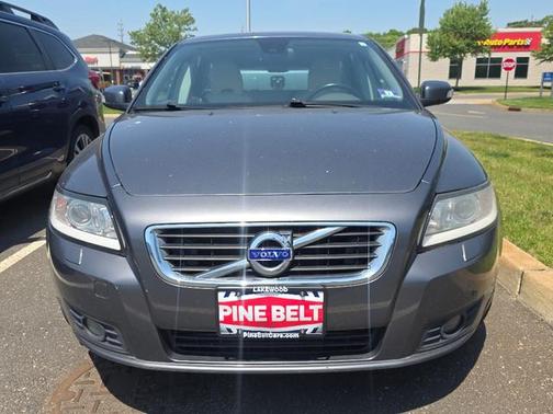 Titanium Gray Metallic 2011 Volvo V50 T5