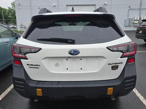 Crystal White Pearl 2024 Subaru Outback Wilderness