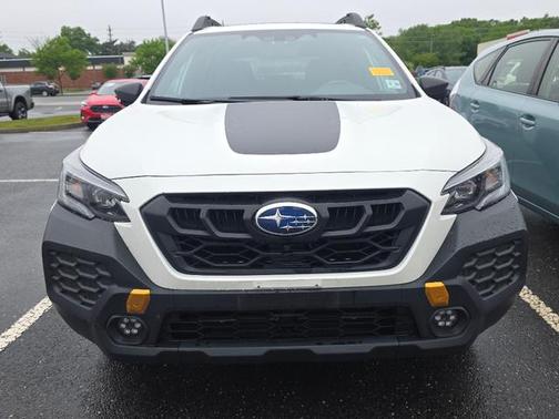 Crystal White Pearl 2024 Subaru Outback Wilderness