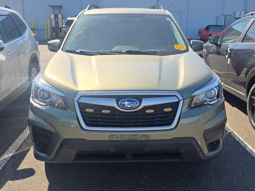 Jasper Green Metallic 2019 Subaru Forester Premium