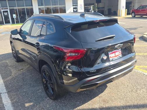 Mosaic Black Metallic 2024 Chevrolet Trax FWD ACTIV
