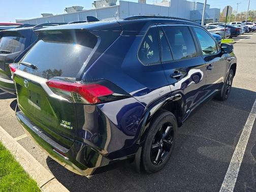 2021 Toyota RAV4 Hybrid SE
