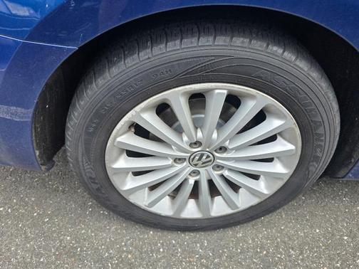2016 Volkswagen Passat 1.8T SE
