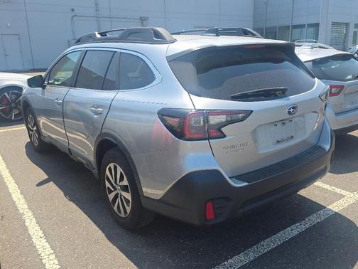 Ice Silver Metallic 2020 Subaru Outback Premium