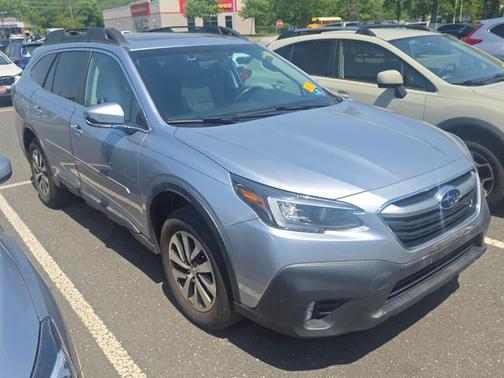 Ice Silver Metallic 2020 Subaru Outback Premium