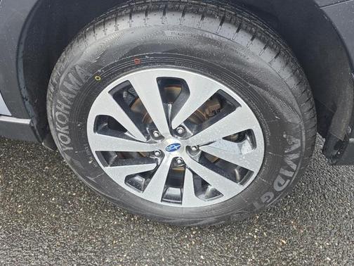 Ice Silver Metallic 2020 Subaru Outback Premium