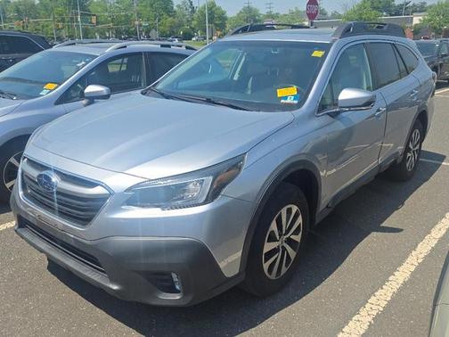 Ice Silver Metallic 2020 Subaru Outback Premium