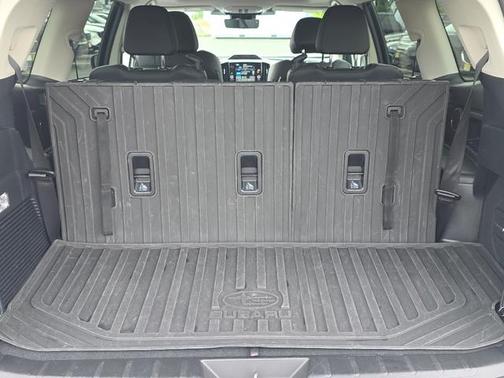 Crystal White Pearl 2023 Subaru Ascent Touring 7-Passenger