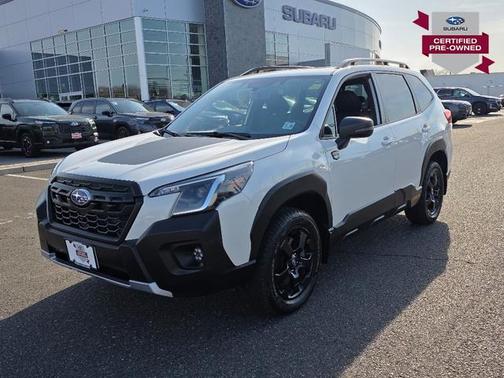 Crystal White Pearl 2023 Subaru Forester Wilderness