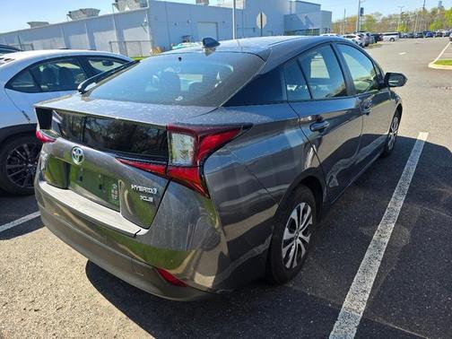 2022 Toyota Prius LE