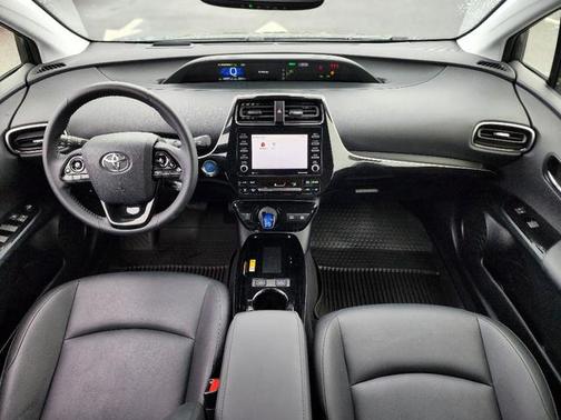 2022 Toyota Prius LE