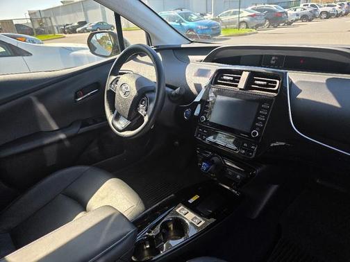 2022 Toyota Prius LE