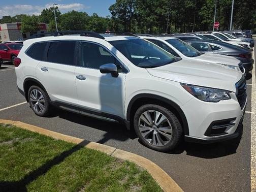 Crystal White Pearl 2022 Subaru Ascent Touring 7-Passenger