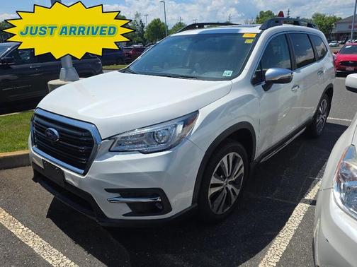 Crystal White Pearl 2022 Subaru Ascent Touring 7-Passenger