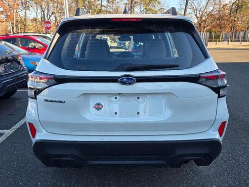 2025 Subaru Forester Base