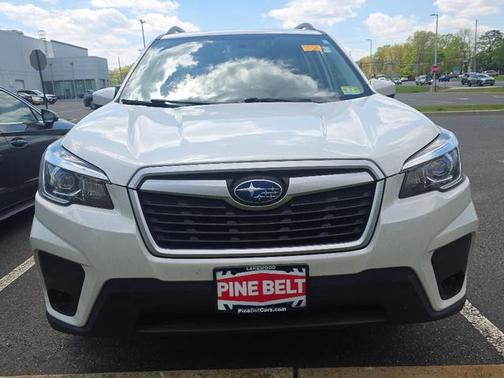 Crystal White Pearl 2019 Subaru Forester Premium