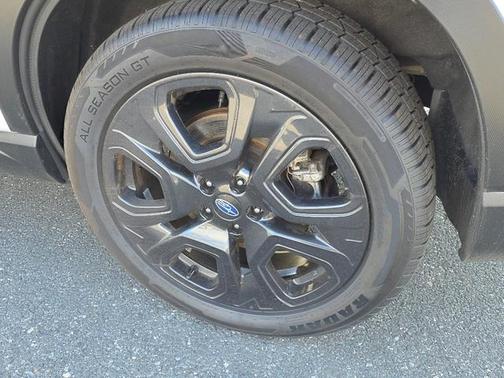 Crystal White Pearl 2023 Subaru Ascent Onyx Edition Limited 7-Passenger