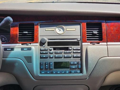 2004 Lincoln Town Car Signature