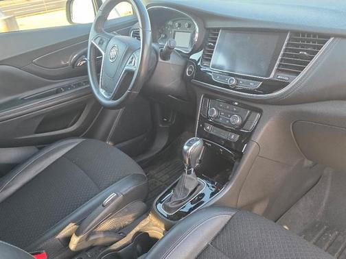 Summit White 2018 Buick Encore Preferred