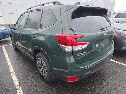 Autumn Green Metallic 2024 Subaru Forester Premium