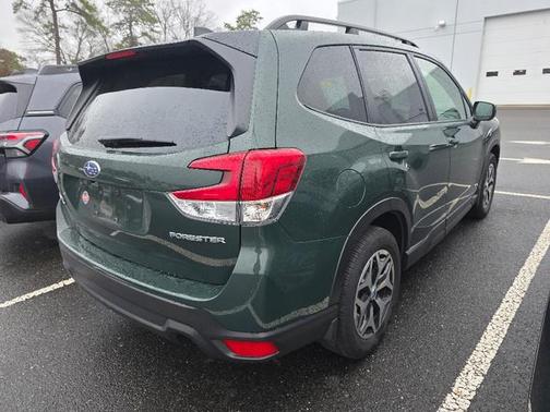 Autumn Green Metallic 2024 Subaru Forester Premium