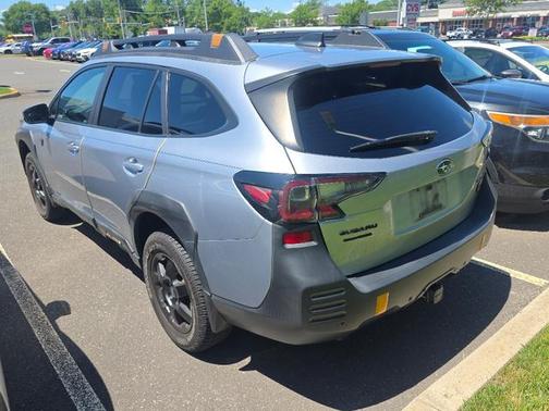 Ice Silver Metallic 2022 Subaru Outback Wilderness