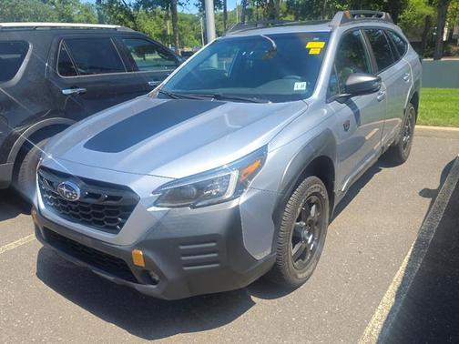 Ice Silver Metallic 2022 Subaru Outback Wilderness