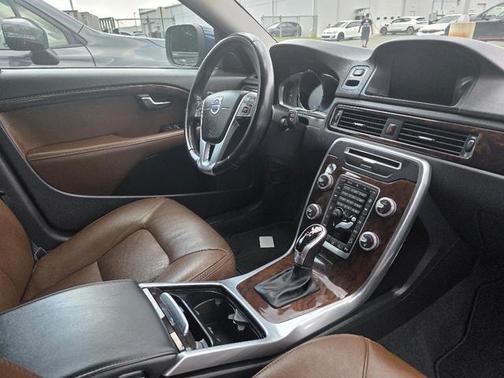2015 Volvo XC70 T6 Platinum