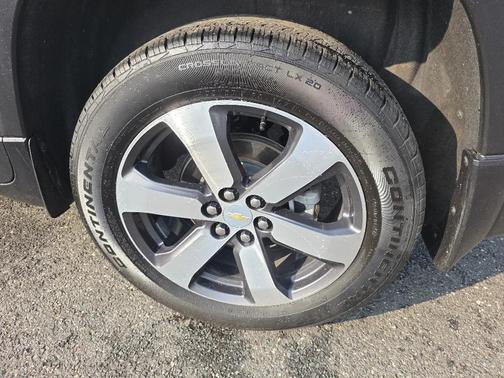 Silver Sage Metallic 2023 Chevrolet Traverse LT Leather