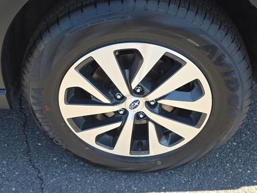 Crystal Black Silica 2023 Subaru Outback Premium