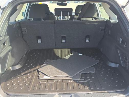 Crystal White Pearl 2023 Subaru Outback Base