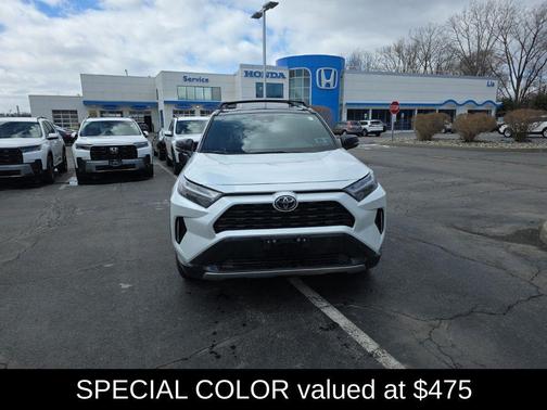 2025 Toyota RAV4 Hybrid SE
