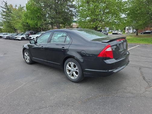 TUXEDO BLACK METALLIC 2012 Ford Fusion SE