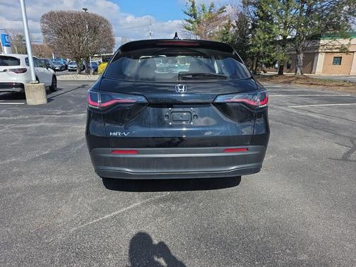 Crystal Black Pearl 2024 Honda HR-V LX
