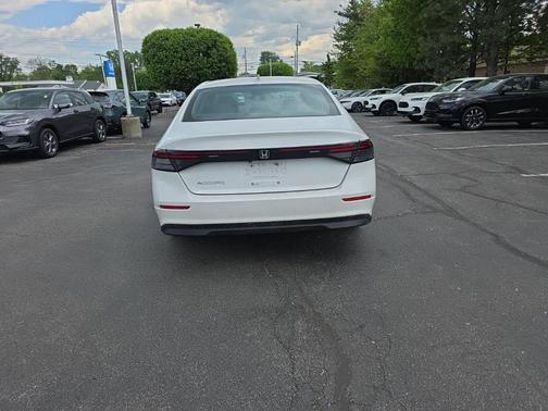 Platinum White Pearl 2023 Honda Accord EX