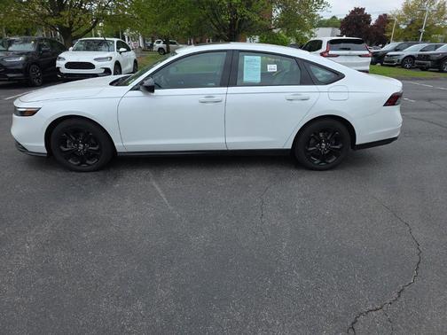 Platinum White Pearl 2025 Honda Accord SE