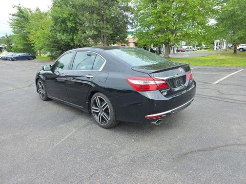 Crystal Black Pearl 2016 Honda Accord Touring