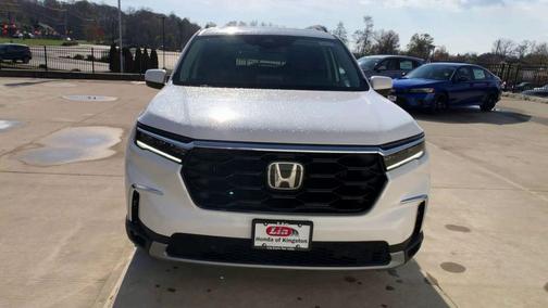 2025 Honda Pilot Touring 8-Passenger